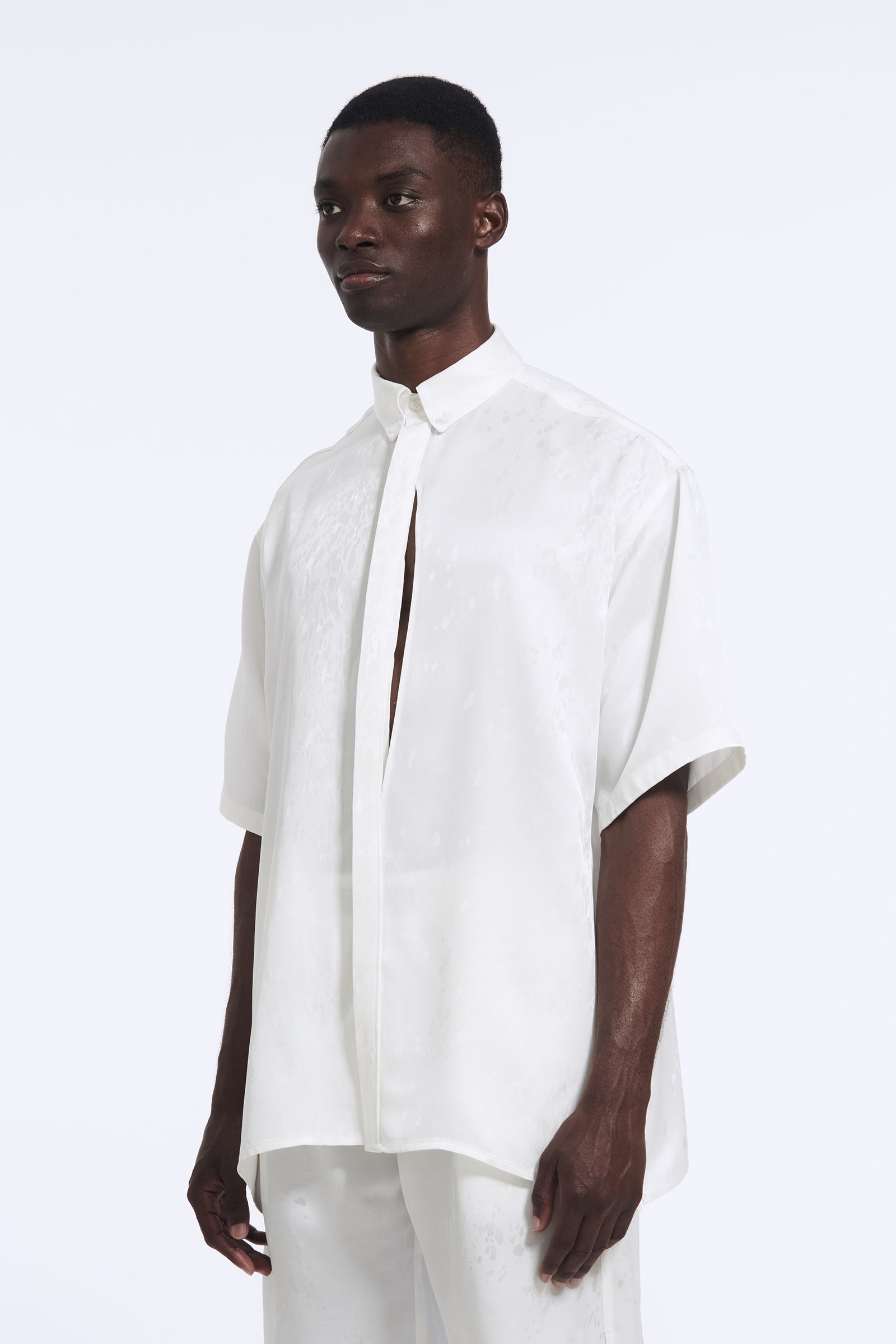 SHORT SLEEVES SHIRT WITH SIDE SLITS
