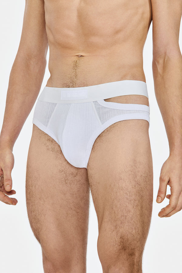 BRIEF WITH ASYMMETRICAL OPENING IN COTTON